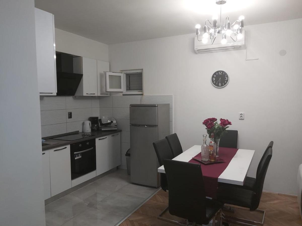 Apartment Ema Spalato Esterno foto
